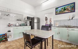 18 Lahey Street, Brooweena, Qld 4620