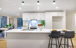 15 Pareena Crescent, Mansfield, Qld 4122