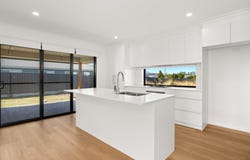 8 Peony Avenue, Old Bar, NSW 2430