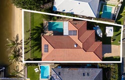 16 Weatherly Avenue, Mermaid Waters, Qld 4218
