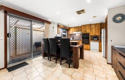21 Leighton Crescent, Deer Park, Vic 3023