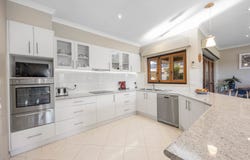 15 Sullivan Court, Romsey, Vic 3434