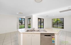 25 Woodland Court, Kirkwood, Qld 4680
