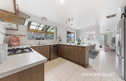 10 Samchelle Place, Pakenham, Vic 3810