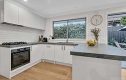 2/2 Levanto Street, Mentone, Vic 3194