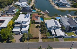 5 Andrea Avenue, Broadbeach Waters, Qld 4218