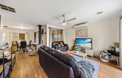 2 Radovic Court, Cranbourne North, Vic 3977