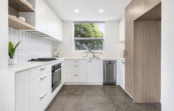 10/14 Deakin Street, St Kilda West, Vic 3182