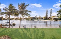 16 Weatherly Avenue, Mermaid Waters, Qld 4218