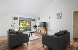 2/5 Nannygai Court, Tin Can Bay, Qld 4580