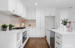 2/4 Allan Street, Berwick, Vic 3806