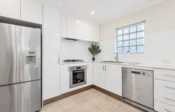 1/377 Daly Street, Cloverdale, WA 6105