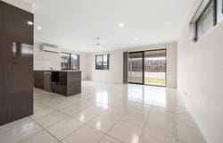 4 Gains Place, Glenvale, Qld 4350