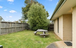 1/4 Wyndham Avenue, Cowes, Vic 3922