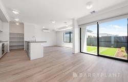 3/1 Greenpoint Drive, Rockbank, Vic 3335