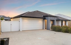 7 Flagstaff Crest, Secret Harbour, WA 6173