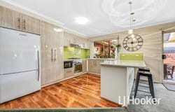 34 Hutchinson Drive, Lynbrook, Vic 3975