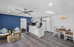 2/49 Saleng Crescent, Warana, Qld 4575