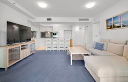 307/2685 Gold Coast Highway, Broadbeach, Qld 4218