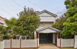5 Seventh Avenue, Sandgate, Qld 4017