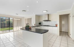 8 Lancaster Circuit, Stretton, Qld 4116