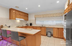 6 Joseph Banks Crescent, Endeavour Hills, Vic 3802