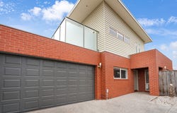 2/31 Roberts Road, Belmont, Vic 3216