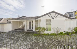 2/98 Deanmore Road, Scarborough, WA 6019