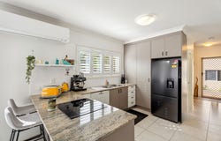 1/58-60 Stephenson Street, Scarness, Qld 4655