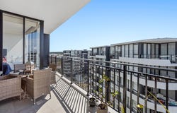 1813/6-8 Sickle Avenue, Hope Island, Qld 4212