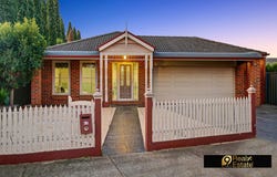 30 HEYSEN PARKWAY, Caroline Springs, Vic 3023