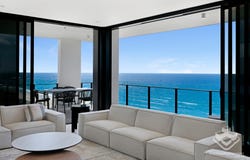 20/2 Charles Avenue, Broadbeach, Qld 4218