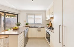 10A Meadow Wood Walk, Narre Warren, Vic 3805