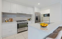 6 Winton Drive, Fraser Rise, Vic 3336