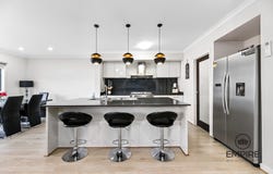 90 Glenrose Boulevard, Clyde North, Vic 3978