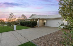 17 Bondi Crescent, Gobbagombalin, NSW 2650