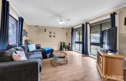 22 Raleighs Road, Melton, Vic 3337