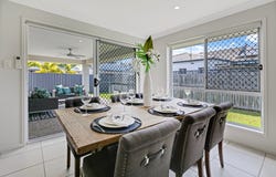 11 Bluff Street, Birtinya, Qld 4575
