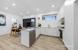 2/43 McArthur Avenue, St Albans, Vic 3021
