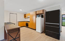 21 Viewpoint Drive, Springfield Lakes, Qld 4300