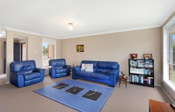 7 Augusta Close, Watanobbi, NSW 2259