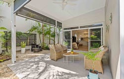 274/1 Latitude Boulevard, Nikenbah, Qld 4655