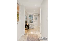 25 Upper Brookfield Road, Brookfield, Qld 4069