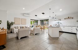 40 Hayward Avenue, Cashmere, Qld 4500