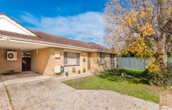 7/12 Farnaby Lane, Beckenham, WA 6107
