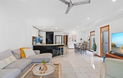 1/22 Bali Avenue, Palm Beach, Qld 4221