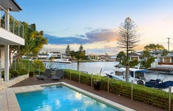 132 Amalfi Drive, Isle Of Capri, Qld 4217