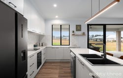 68 Stirling Drive, Kensington Grove, Qld 4341