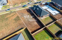 4 Kallara Road, Brookfield, Vic 3338