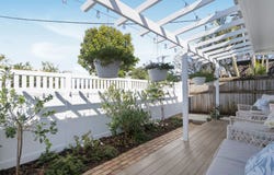 2/152 The Esplanade, Paradise Point, Qld 4216